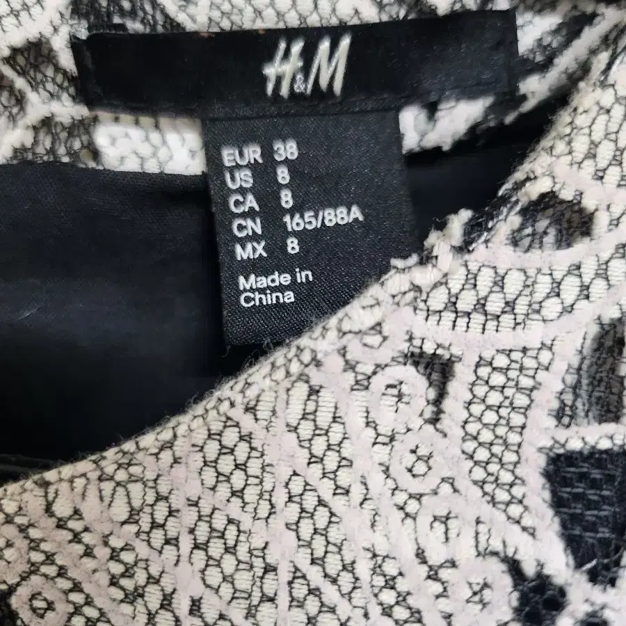 H&M 자수민소매원피스 플레어원피스 미니원피스 봄원피스 여름원피스