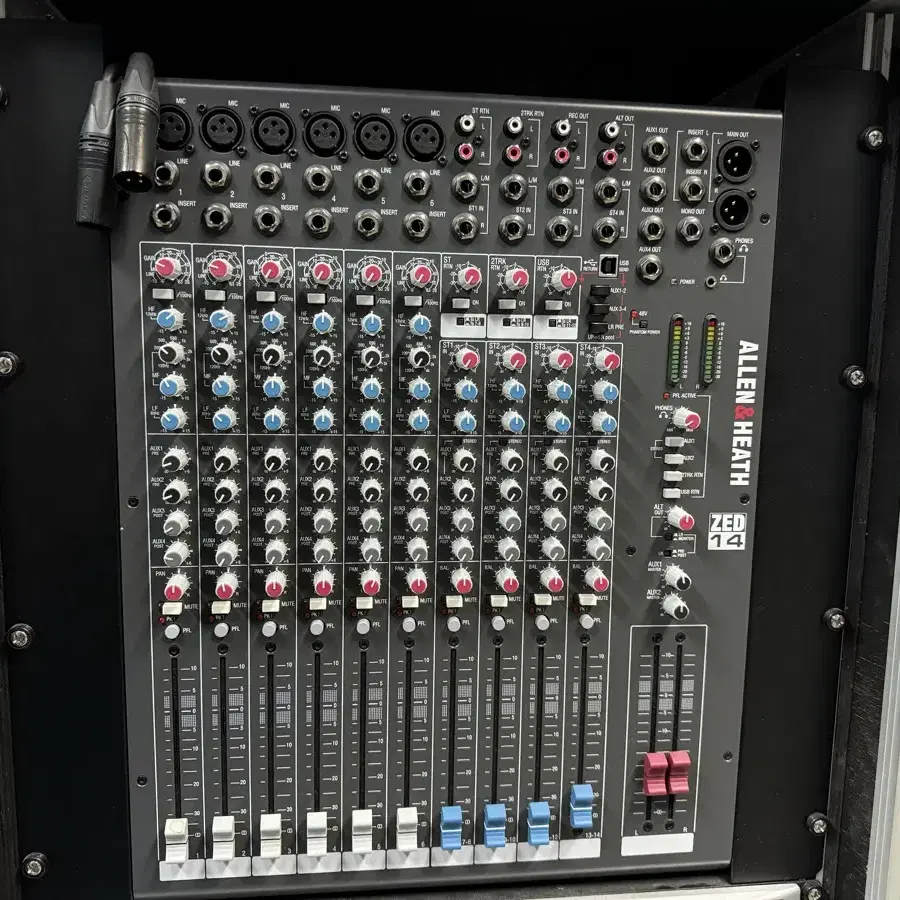 Allen & Heath ZED14 (랙날개포함)