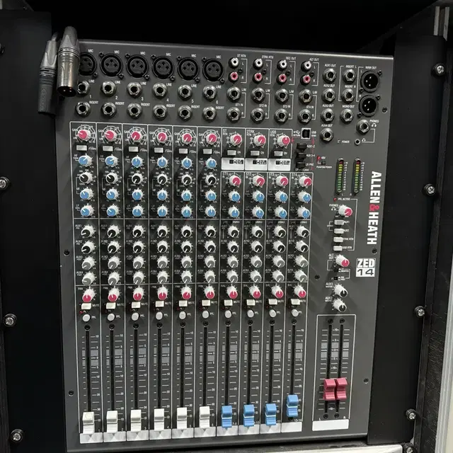 Allen & Heath ZED14 (랙날개포함)