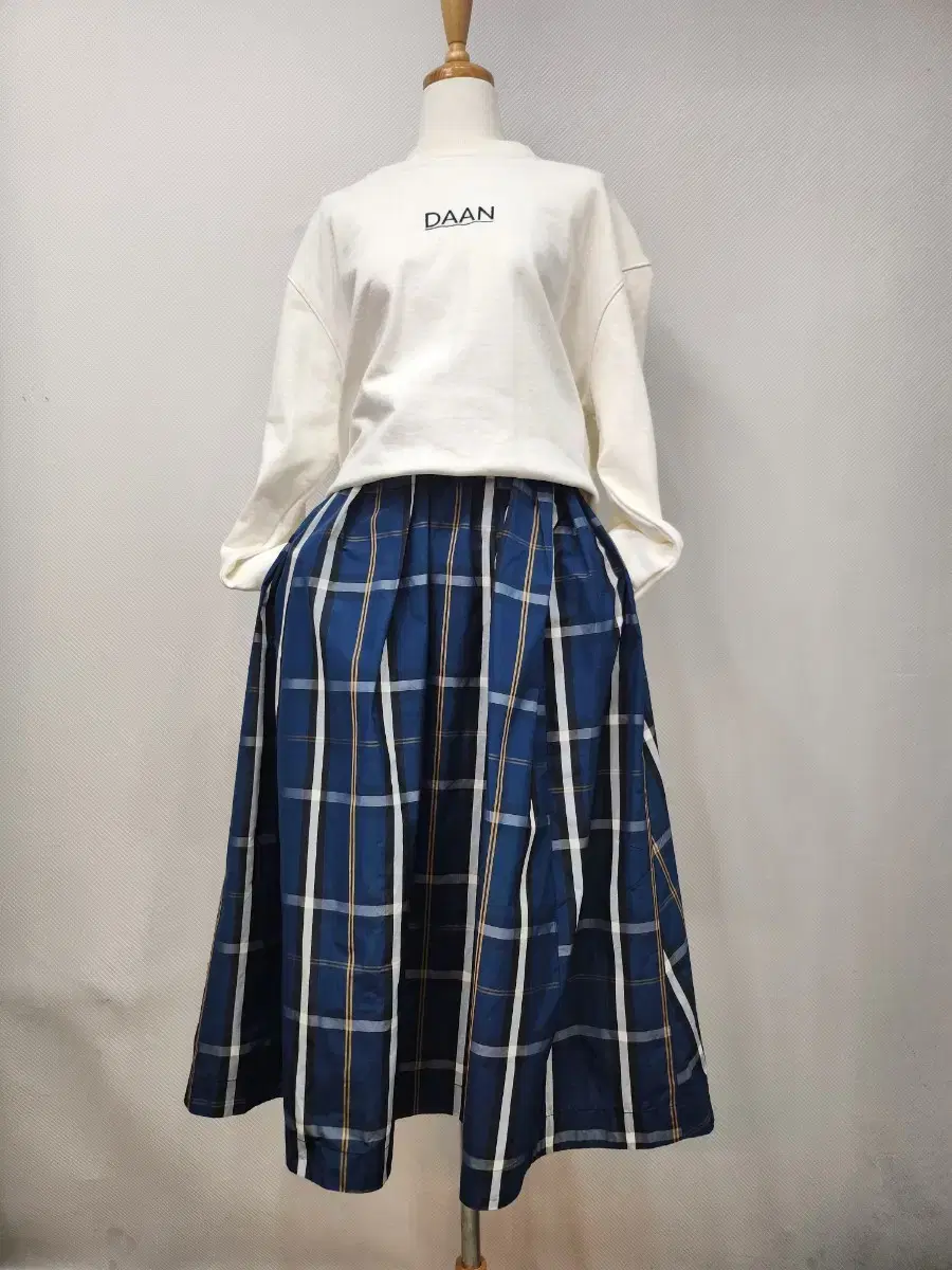 Check Prada Long Skirt/F