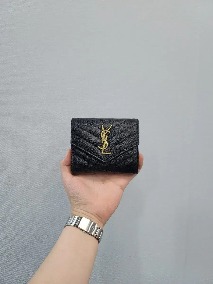 [SEVEN LUXURY SHOP] Yves Saint Laurent Matelassé Monogram 3-Tier Wallet