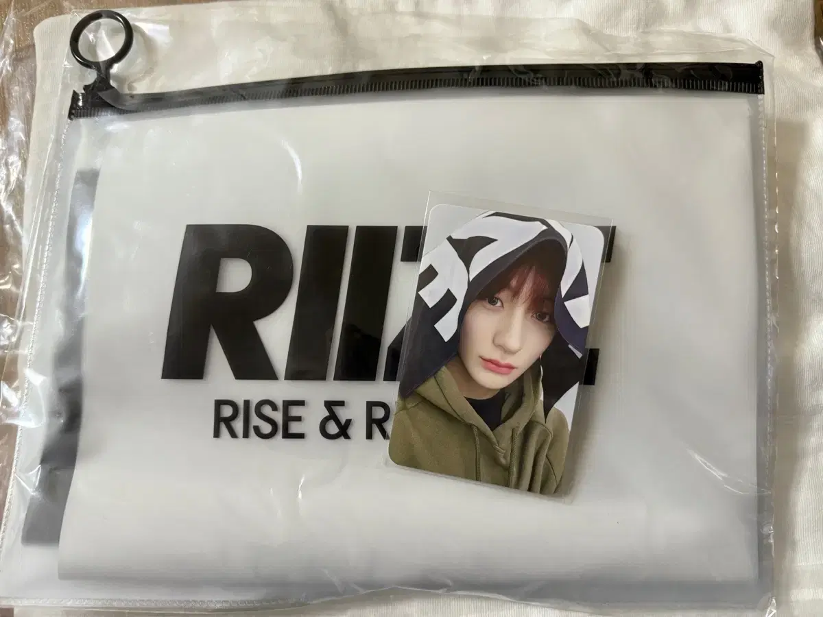 Rize chanyoung pop up slogan