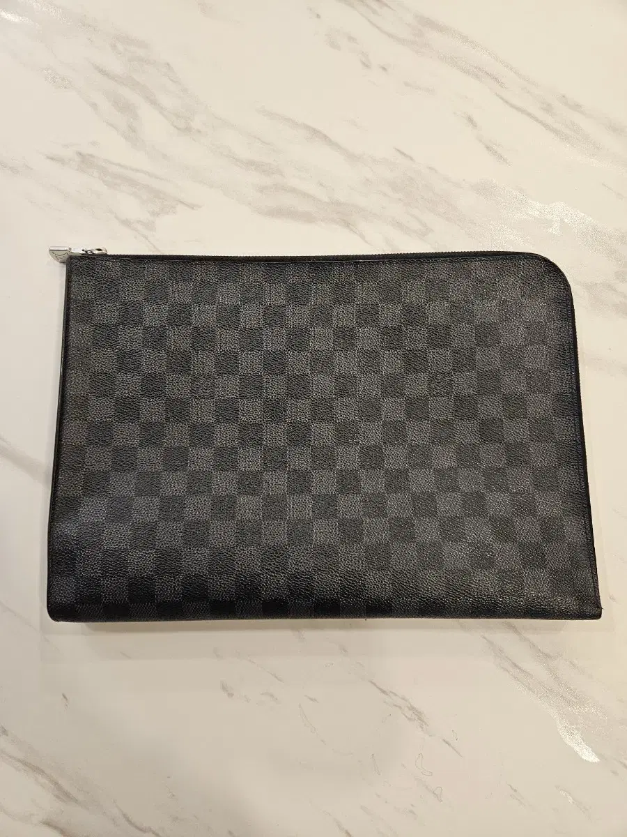 [ OS ] Louis Vuitton Damiere Pochette Zuu GM Clutch