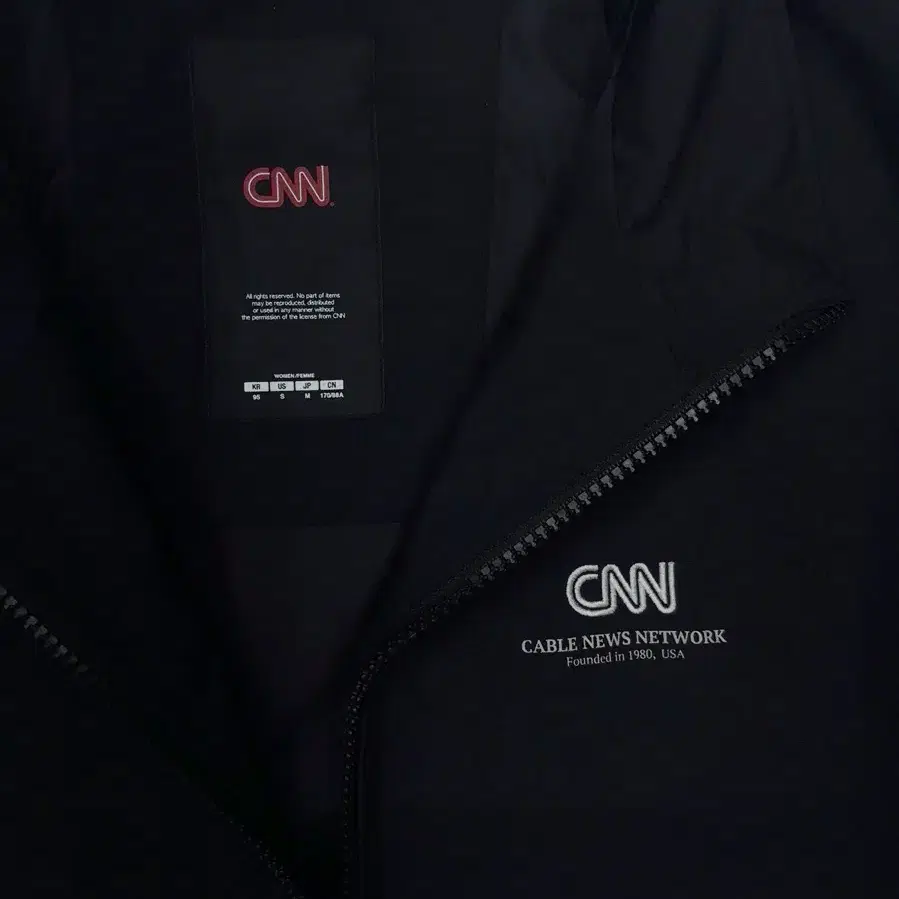 CNN 바람막이 자켓