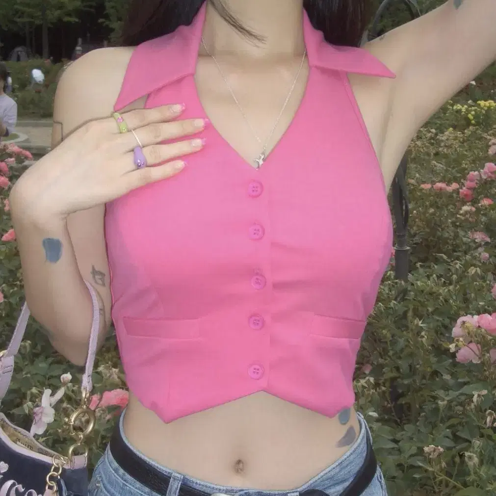 페일제이드 홀터넥 베스트 Classy Halter-Neck 블랙 판매완