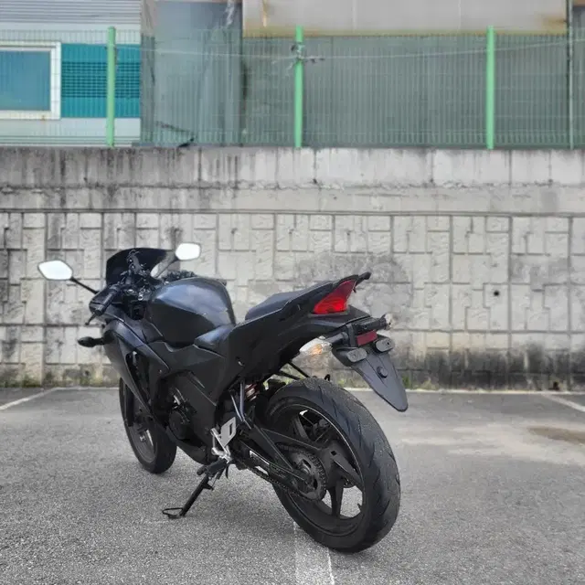 12년식 cbr125 흑마 판매합니다.