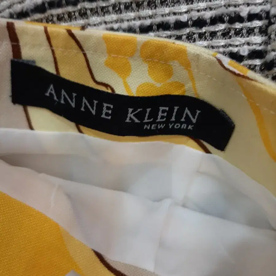 일본수입  ANNE KLEIN 노랑프린트 옆라인지퍼오픈 치마  H2tr