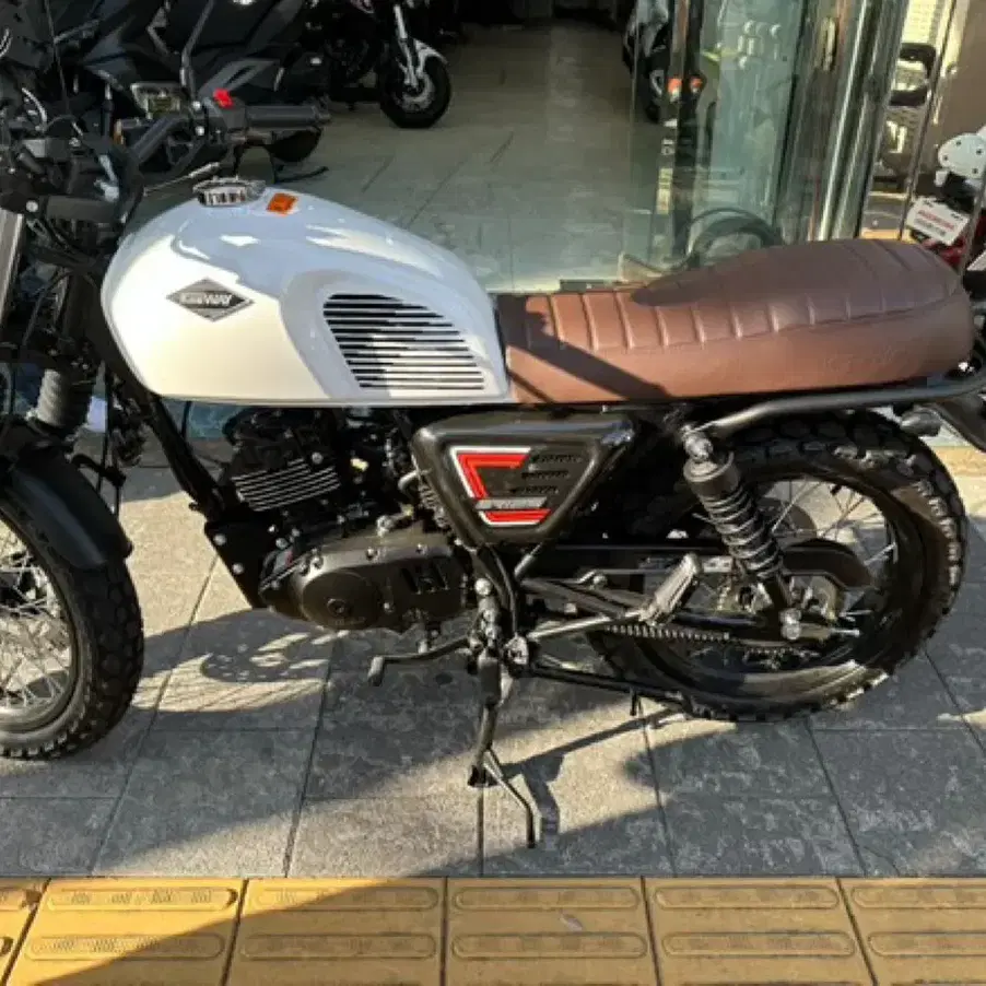 클래식 오토바이 23년식 125cc