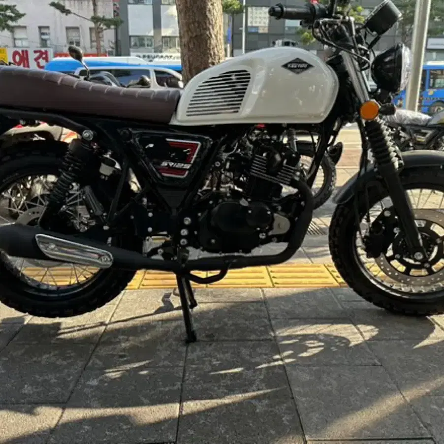 클래식 오토바이 23년식 125cc