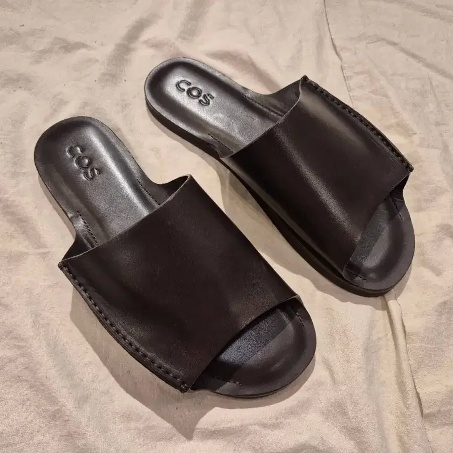 260>COS leather slide