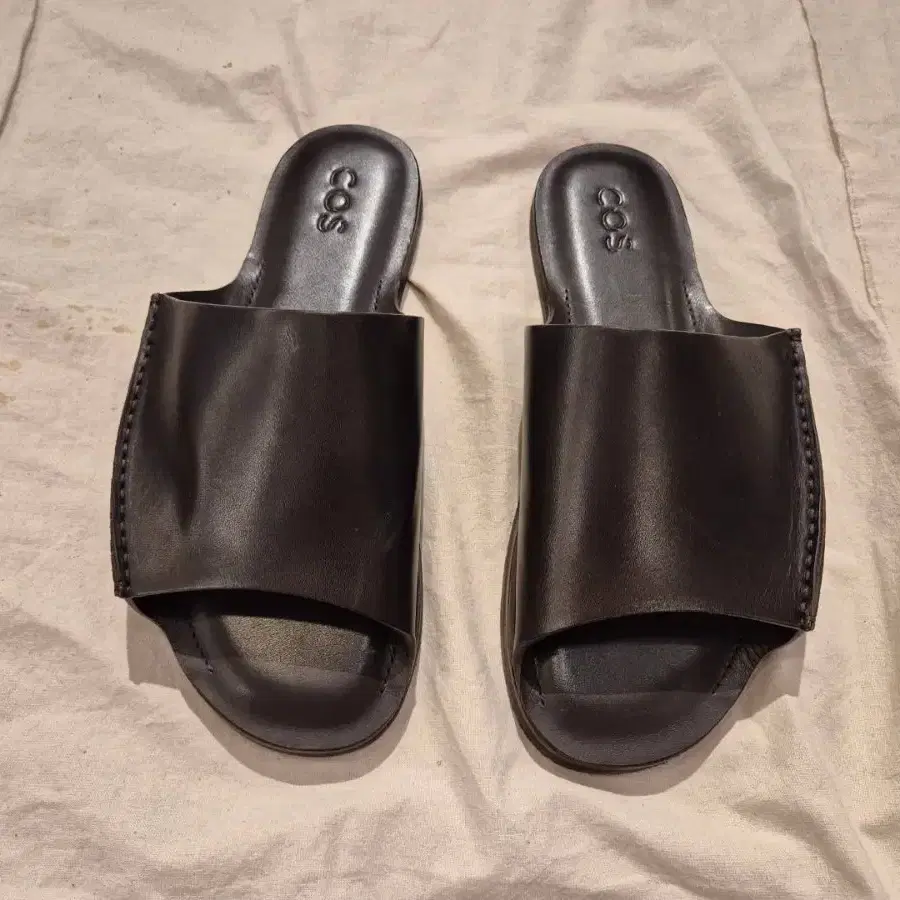 260>COS leather slide