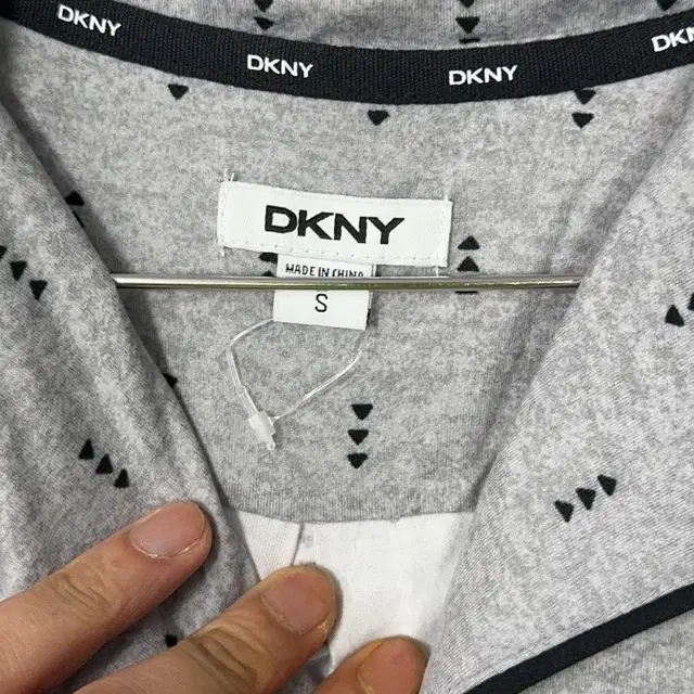 DKNY 도트 코튼 폴리 블라우스 S