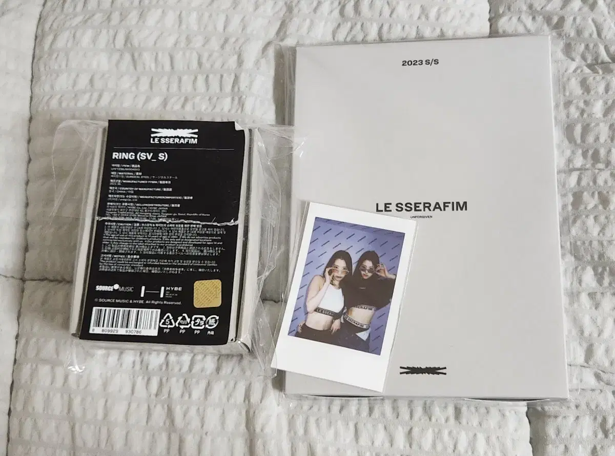 Le Sserafim popup store ring size S, polaroid 4 photos