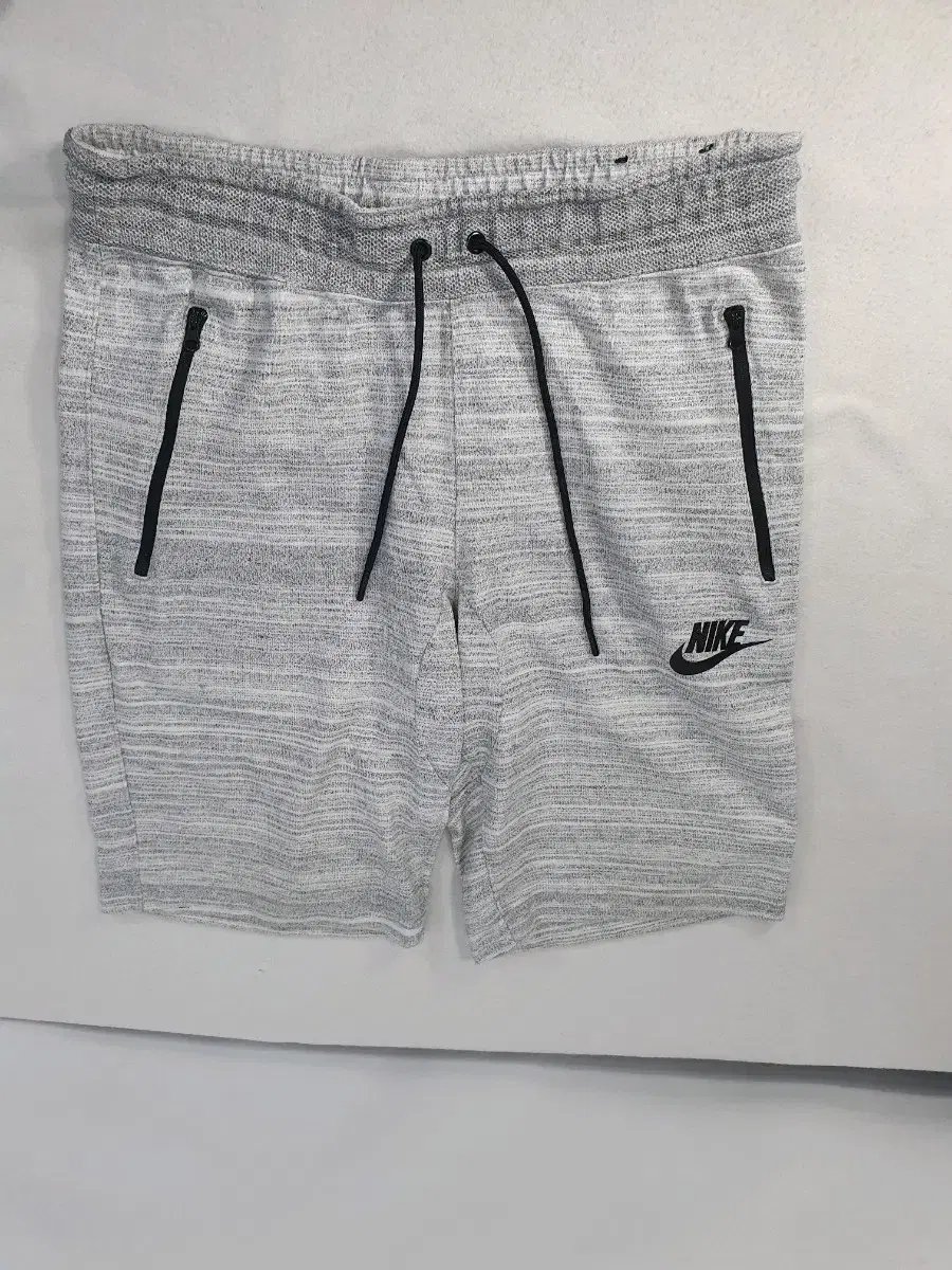 Nike Shorts AV15 Knit Shorts Gray L