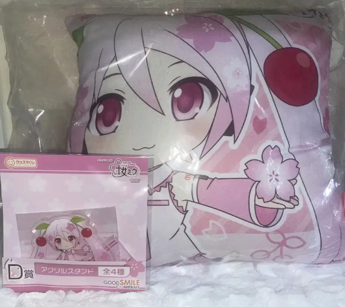 Unsealed Sakura Miku Hatsune Miku Nendoroid Kuji Cushion acrylic Rubber Strap