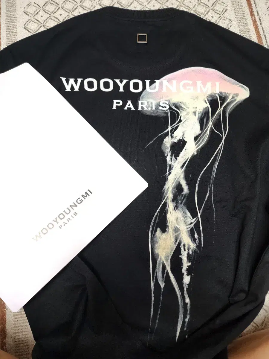 (new) wooyoung wooyoung vahn - glow in the dark jellyfish black