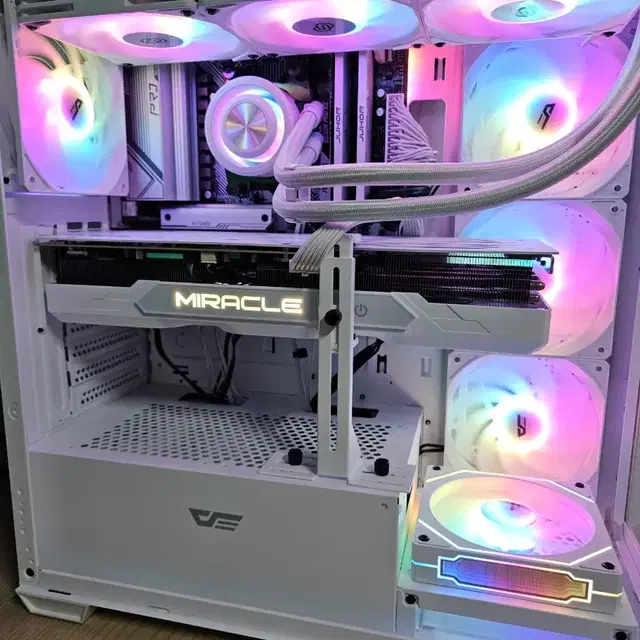 7800X3D 4080SUPER 화이트 데스크탑 새상품