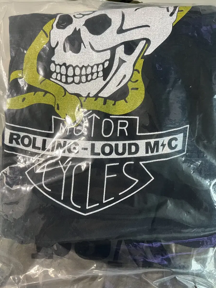 Size 2) Rolling Loud T-Shirt