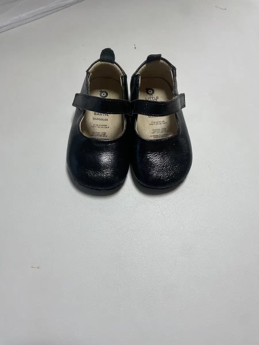 OLDSOLES 가죽구두 24사이즈 팝니다.