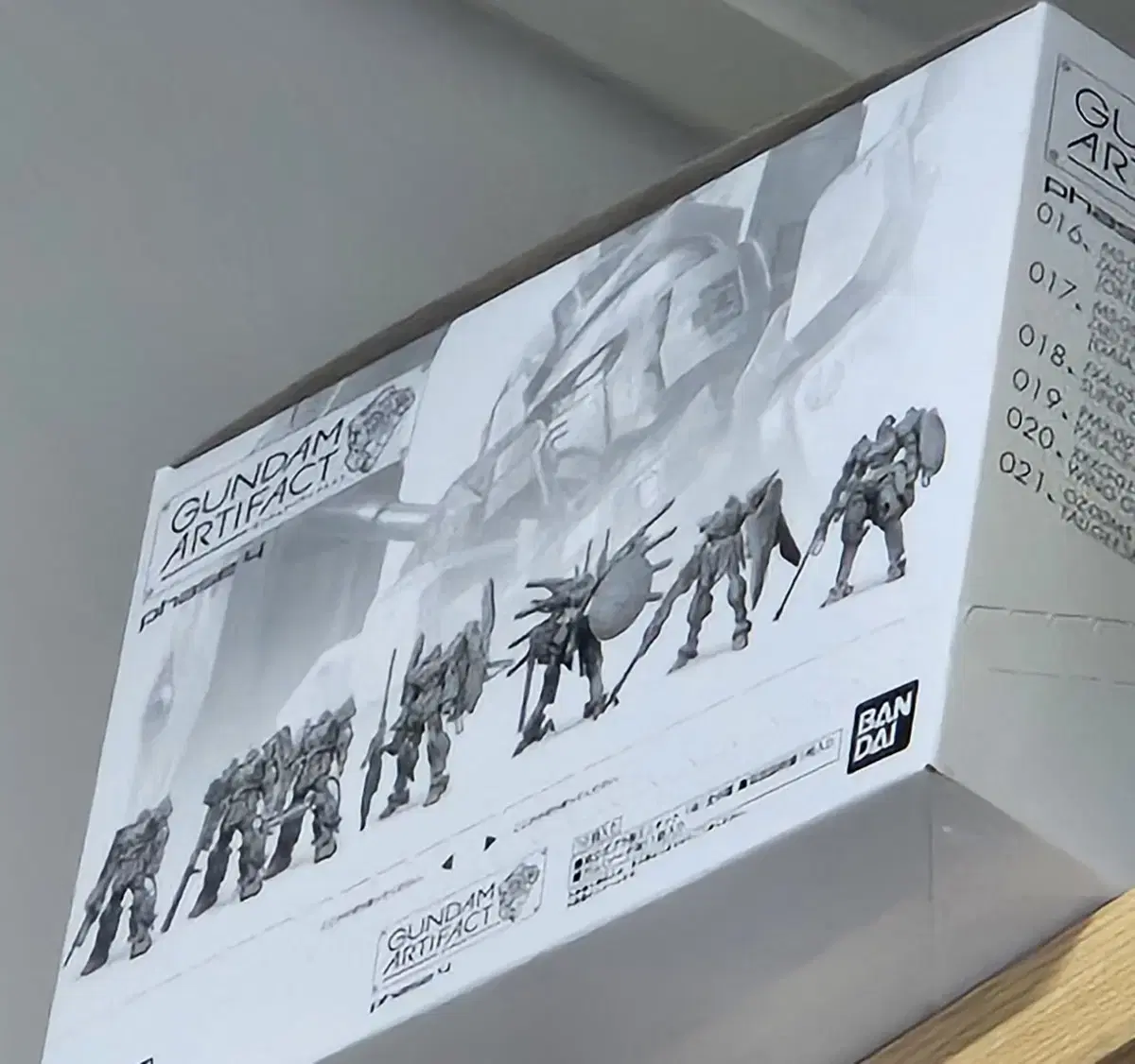 Sells Gundam Artifact 3 by the piece