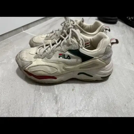 FILA 신발 235