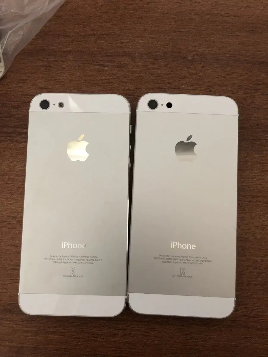 2 iPhone 5s (for parts) (last price)