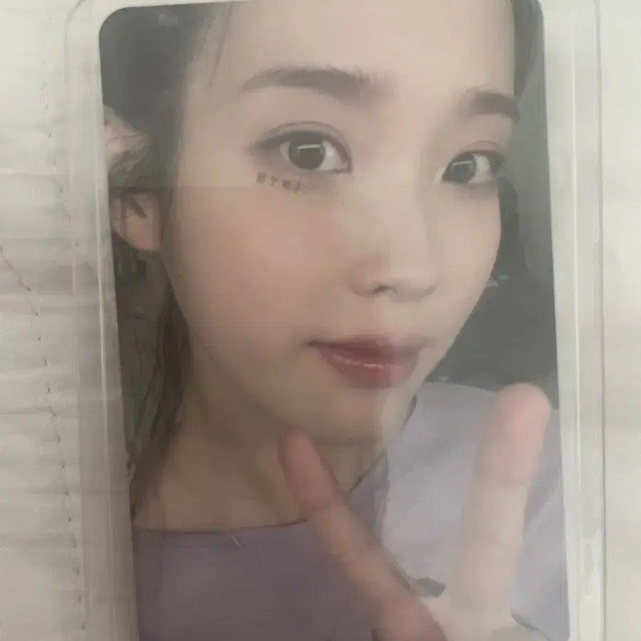 바일락 아이유 포카