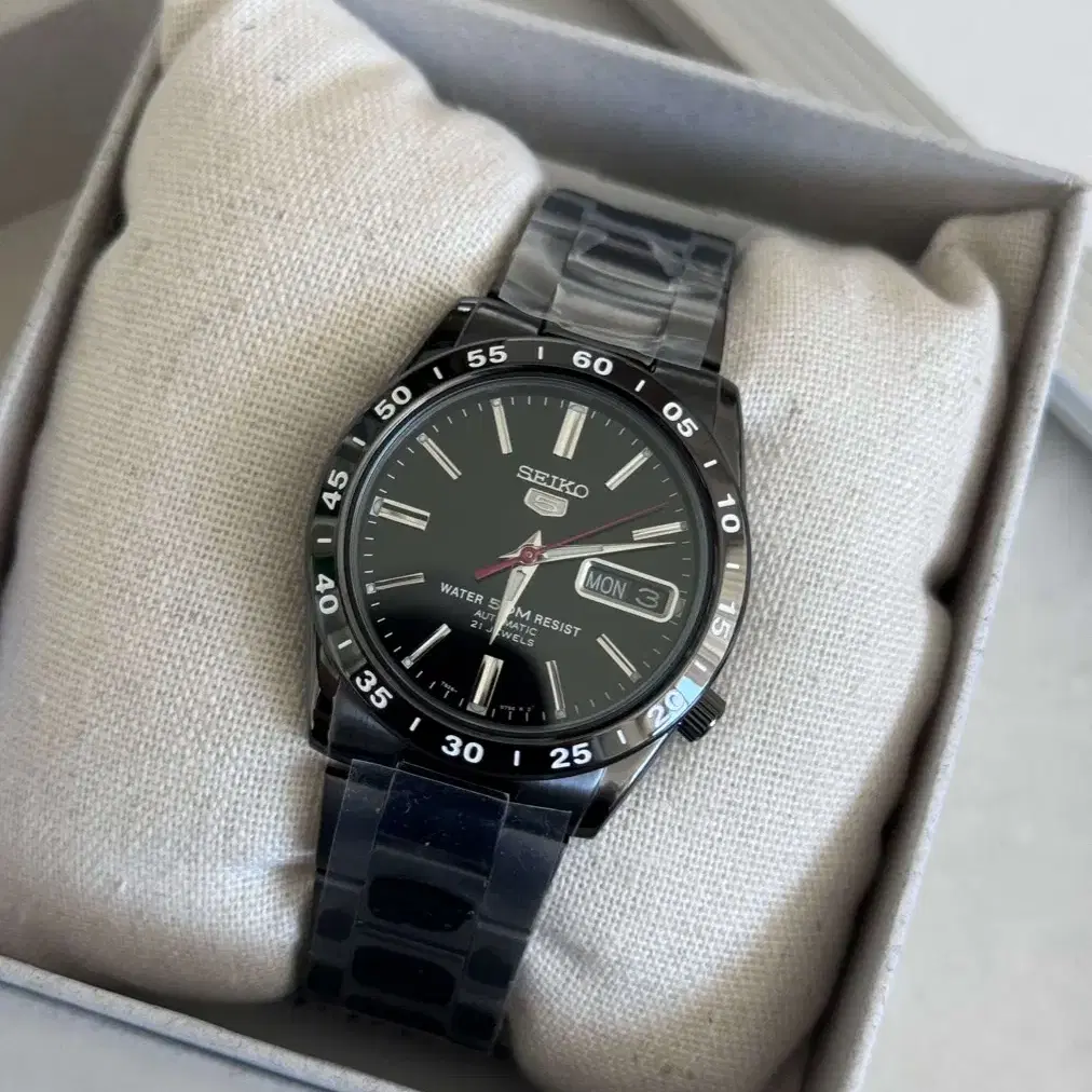 seiko watch SNKE03K1