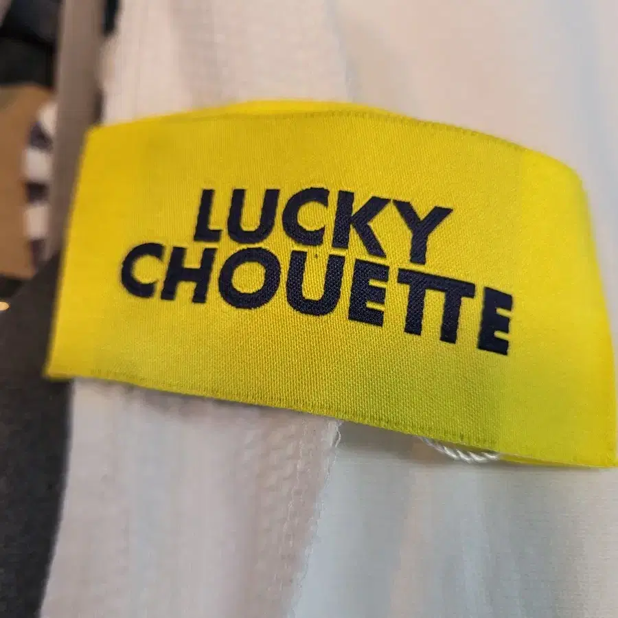 럭키슈에뜨 LUCKY CHOUETTE  긴팔티셔츠 L