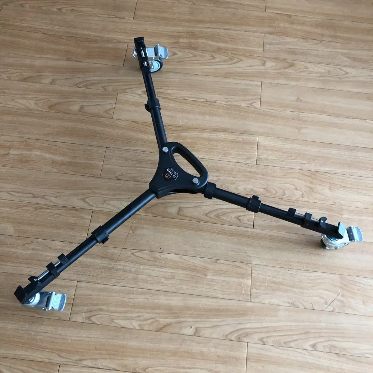 테더툴스 롤러 Rock Solid Tripod Roller