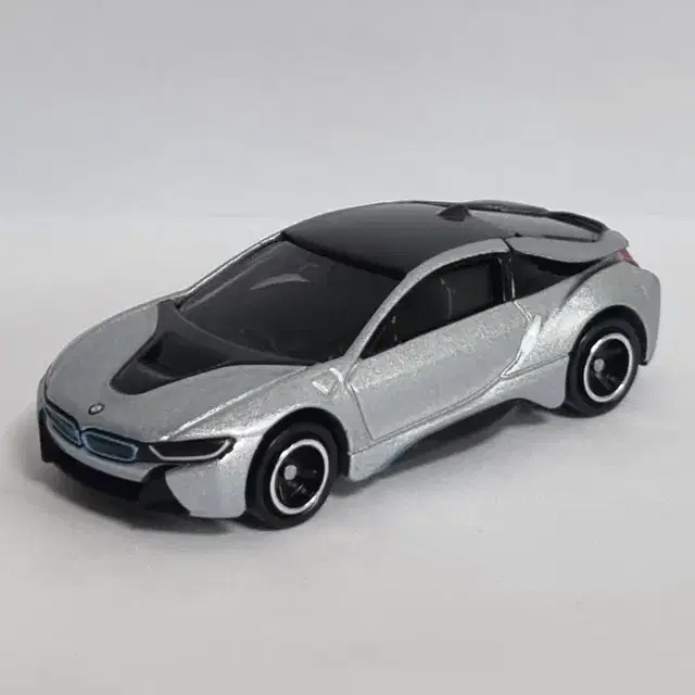 (단종) 토미카 No.17 BMW i8