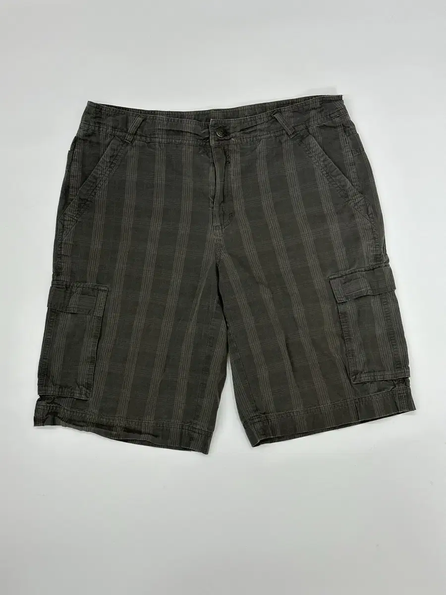 90s Patagonia Check Cargo Shorts 34