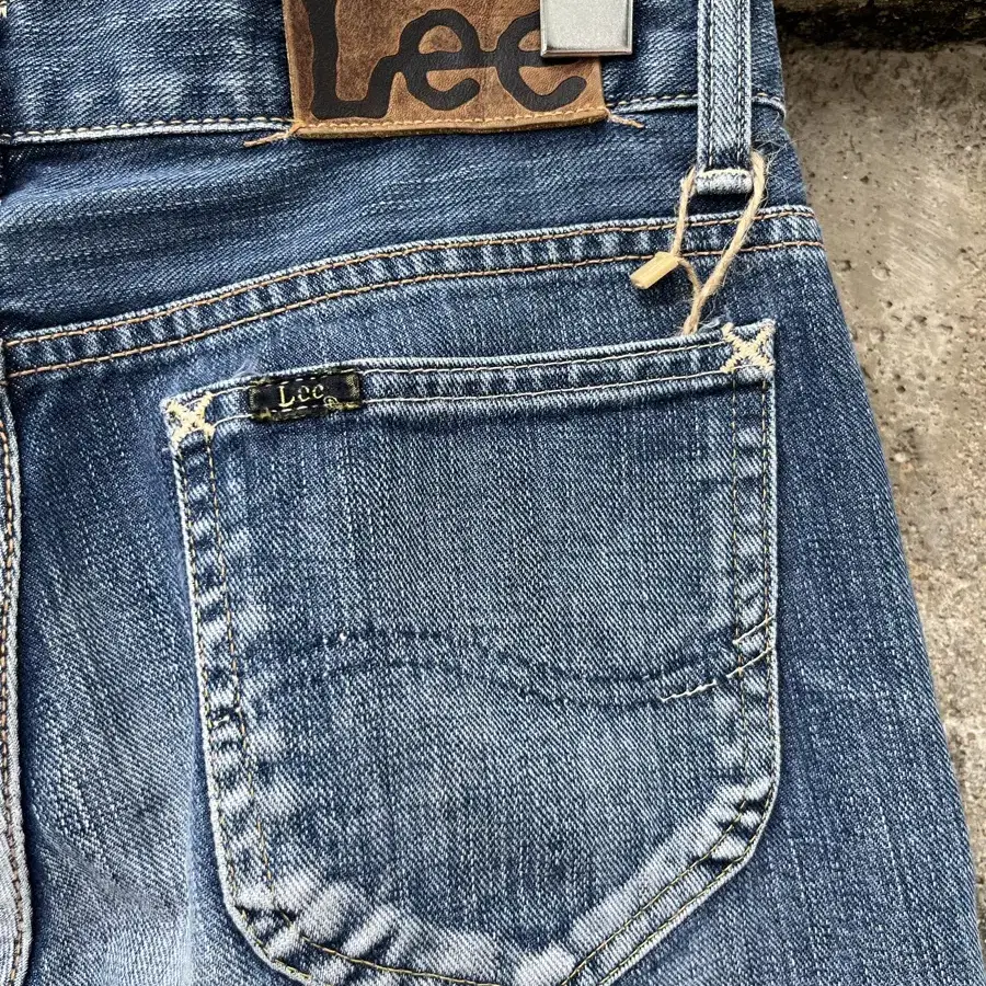 (28)Vintage Lee