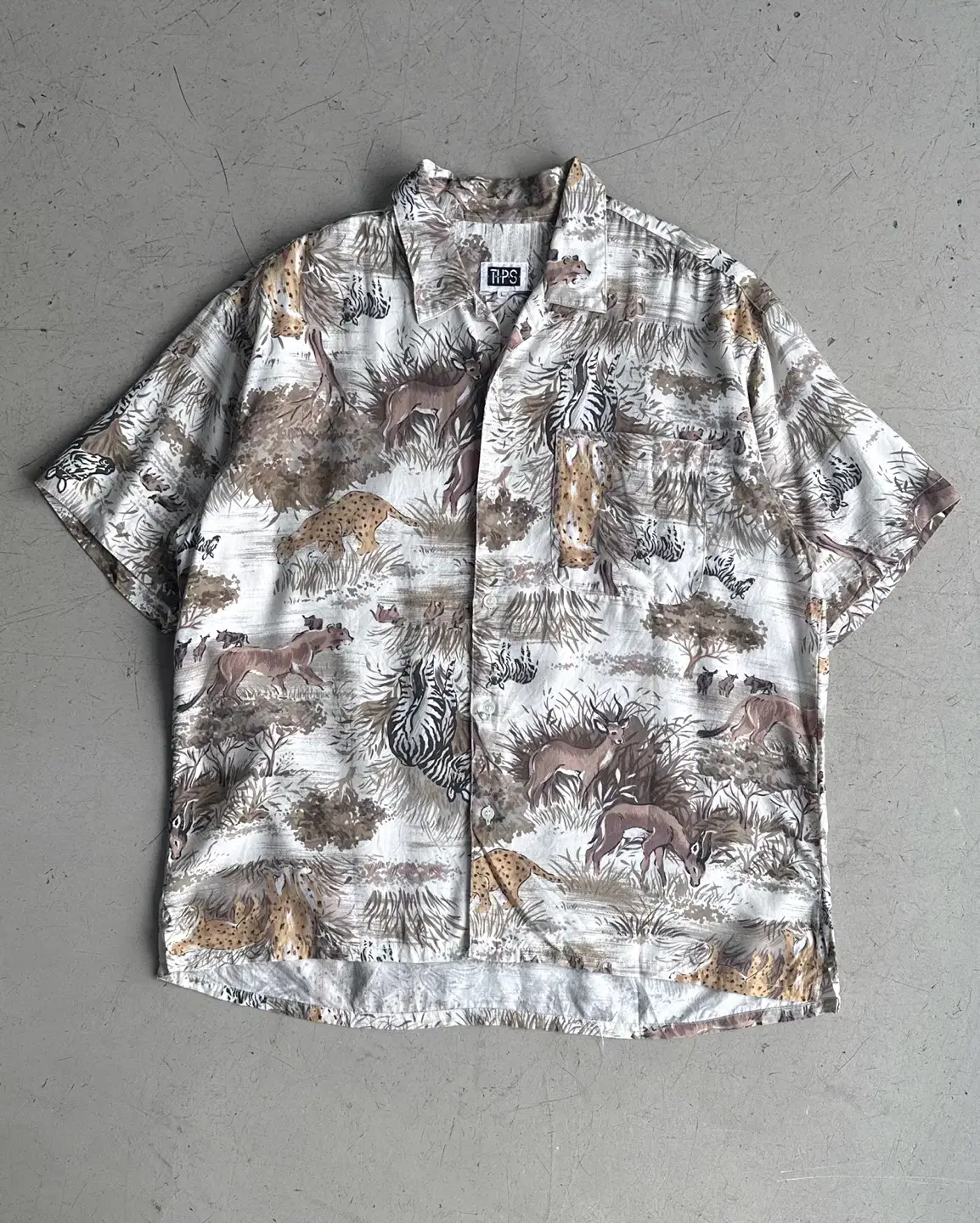 TIPS Safari Animal Print Half Shirt