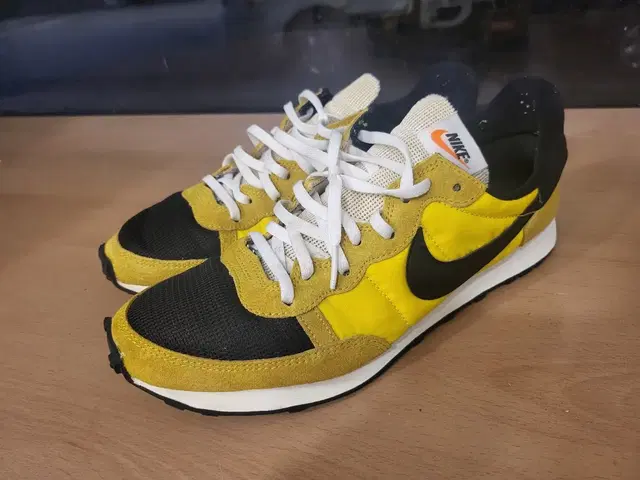 Nike Challenger OG Opti Yellow 280