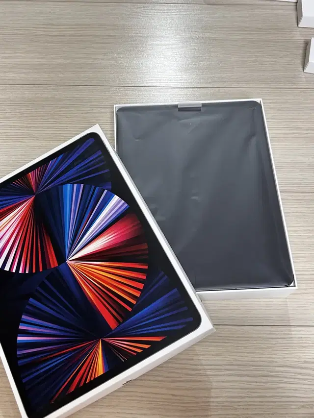 ipad pro 12.9 5세대 256GB cellular (풀박+리퍼)