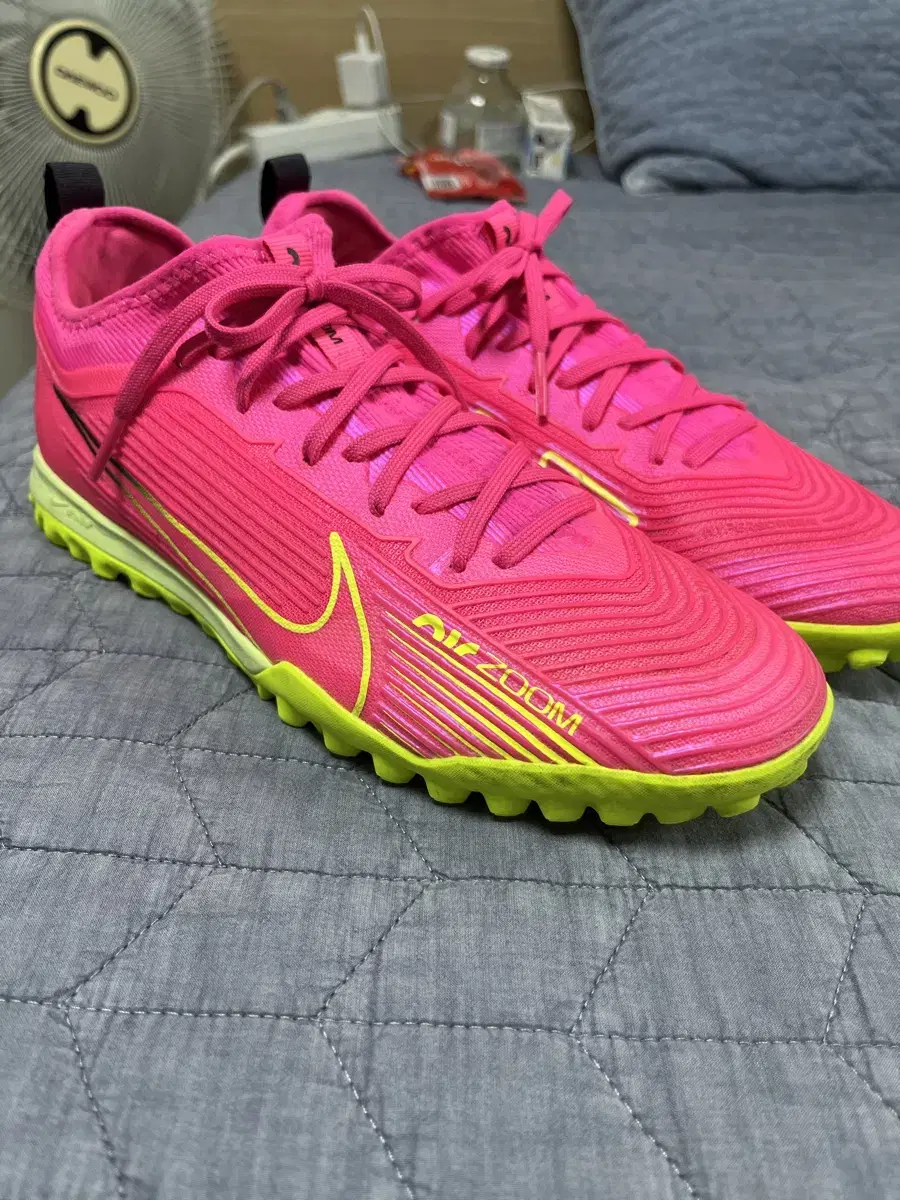 Nike Material Vapor 15 Pro TF Pink Blast Volt