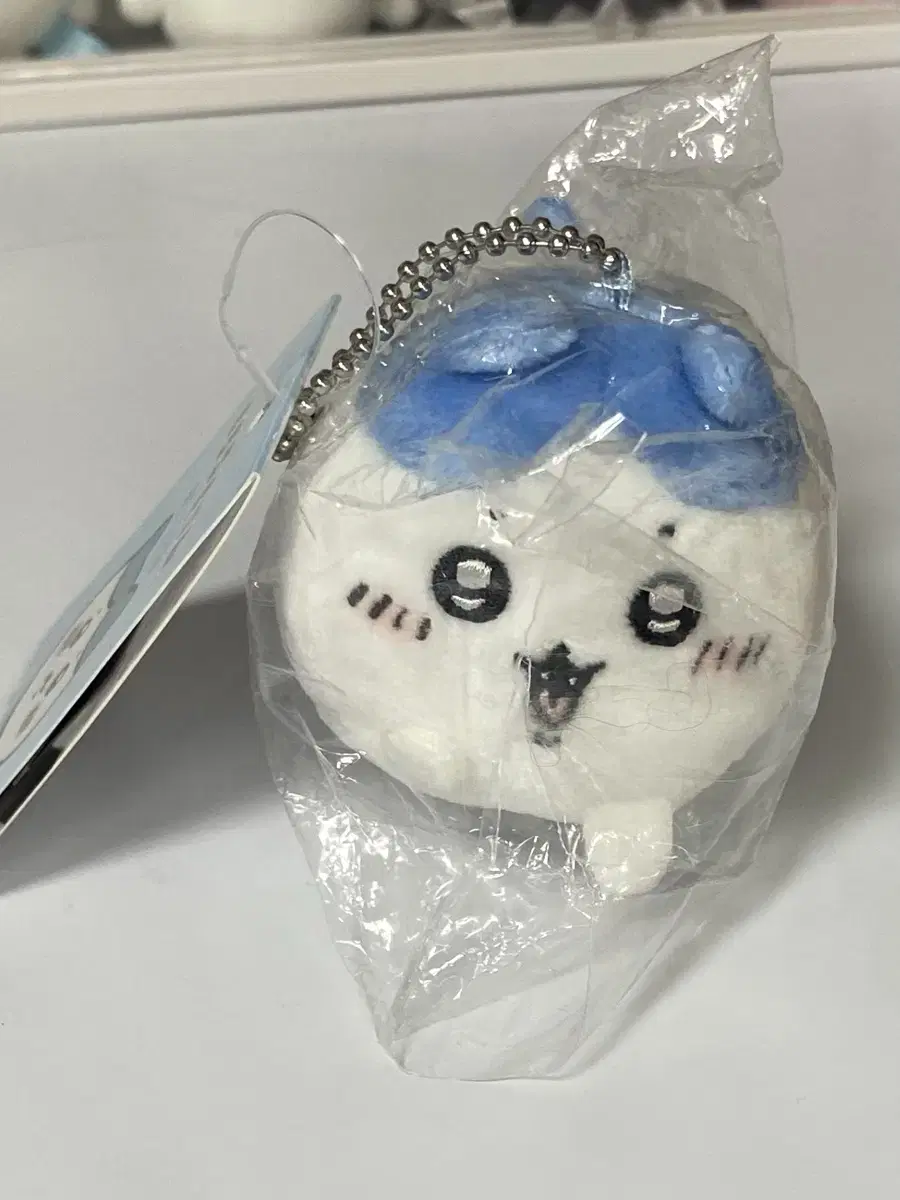 Hachiware mascot Mochikororing keyring doll Nui