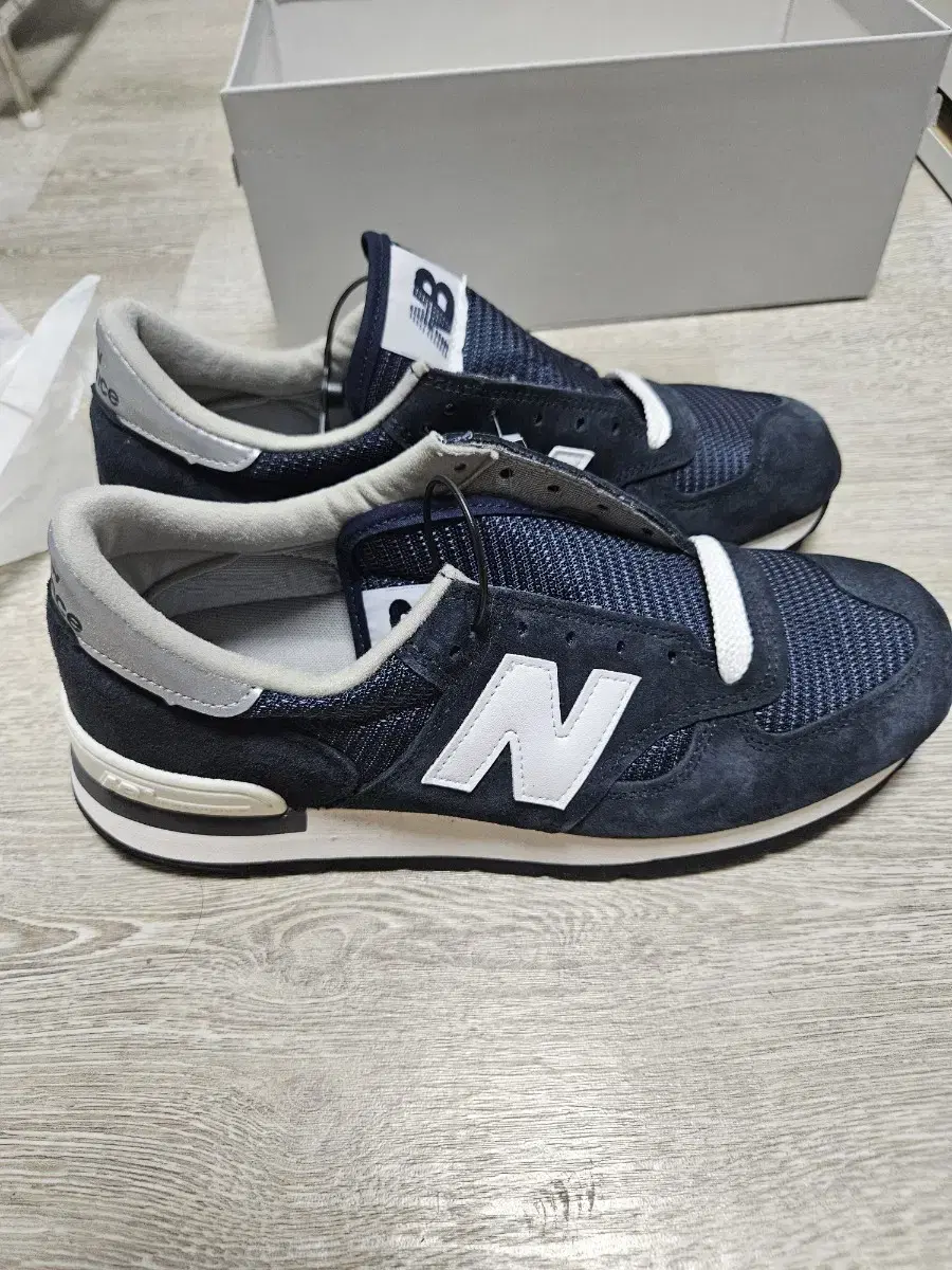 뉴발란스 990v1 made in USA navy