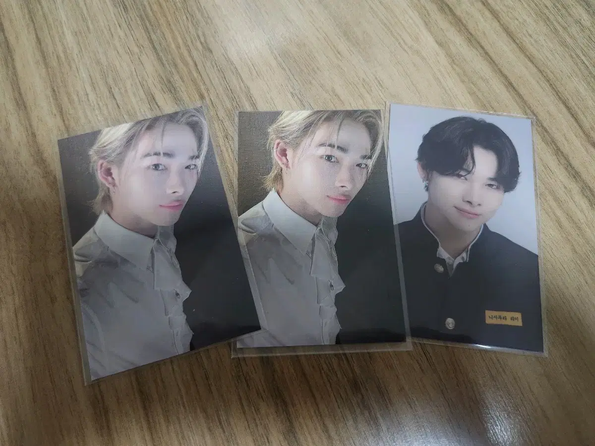 Enhypen ni-ki photocard sells photo cards.