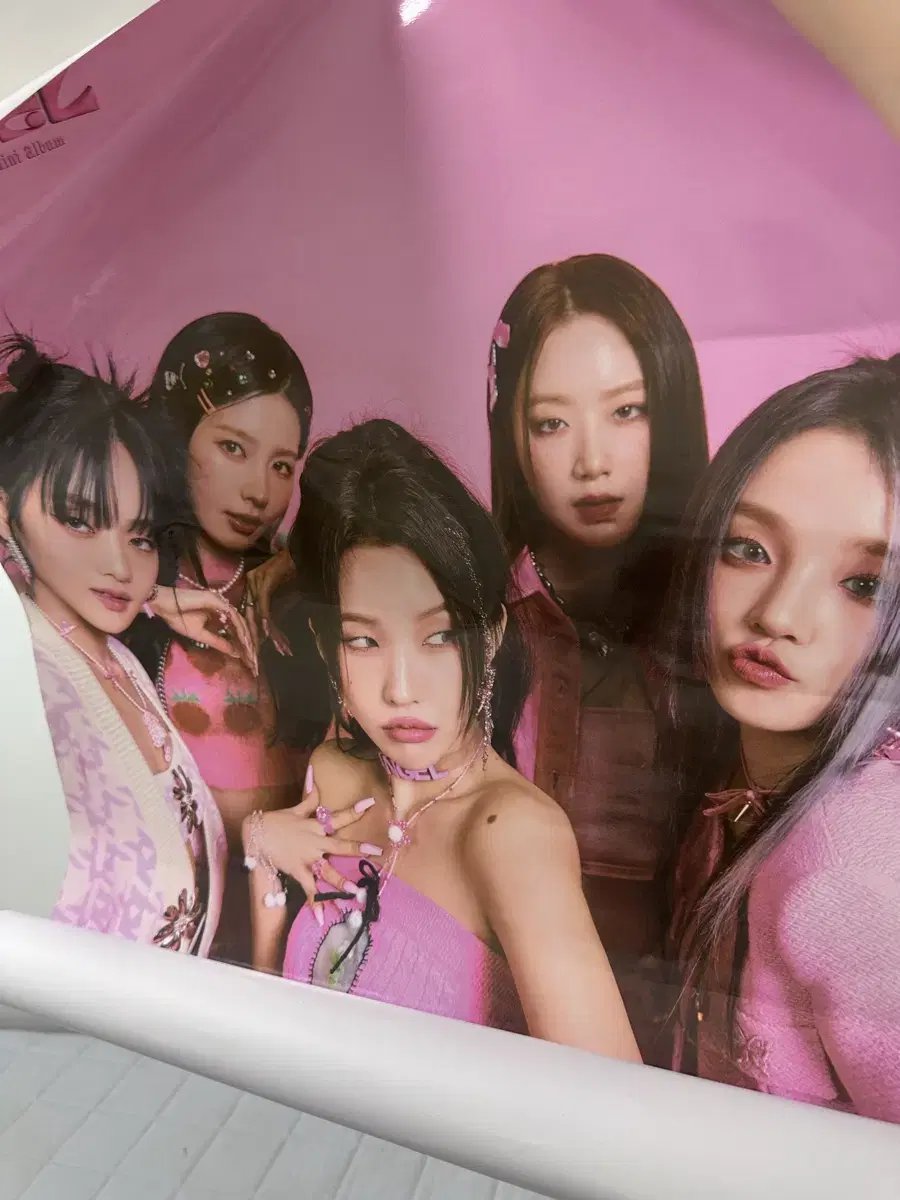 Gidle poster