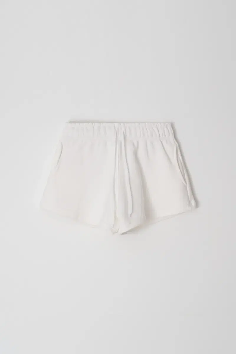 윤슬샵 flare comfy shorts (milk) 쇼츠 팬츠