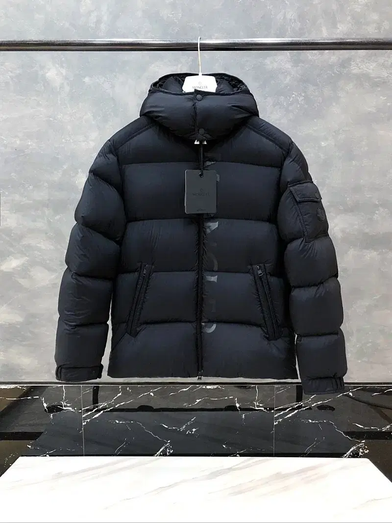 MONCLER 몽클레어 마우레스 3사이즈 [국내 101-103 착용]