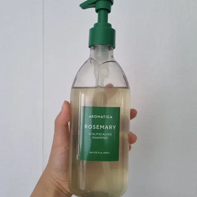 아로마티카 로즈마리 샴푸 400ml 팝니다.