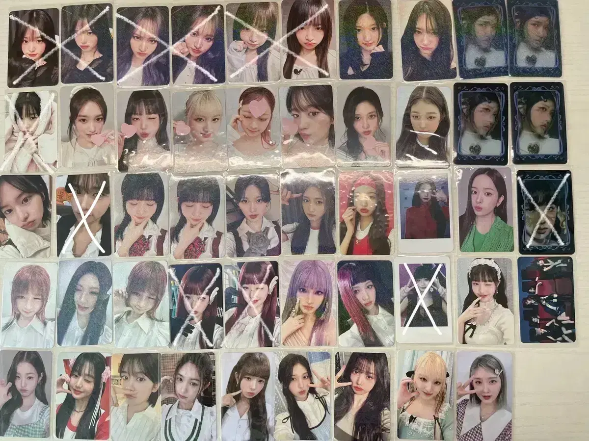 There's more photocard in the back!)ive got photocard to sell!