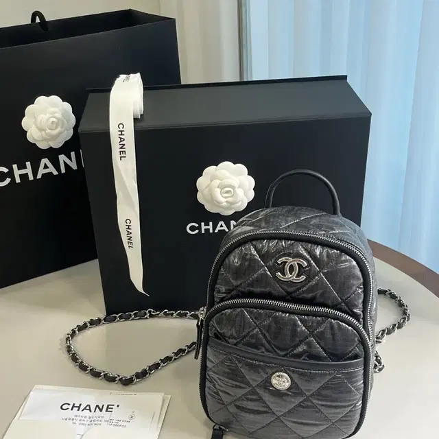 샤넬 23N 코코네쥬 CC 로고 퀄팅 백팩 블랙 chanel 가방