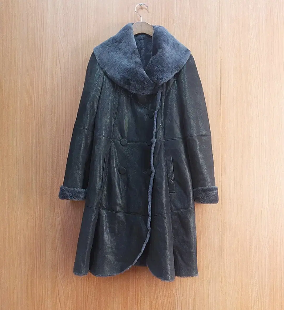 ARMANI collezioni Armani sheepskin Mustang coat Women's Sai