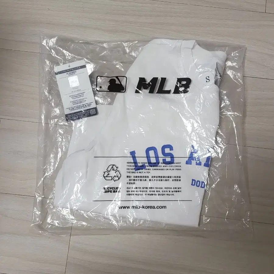 <새상품> MLB 여성 바시티 슬림 크롭 반팔티셔츠 LA다저스