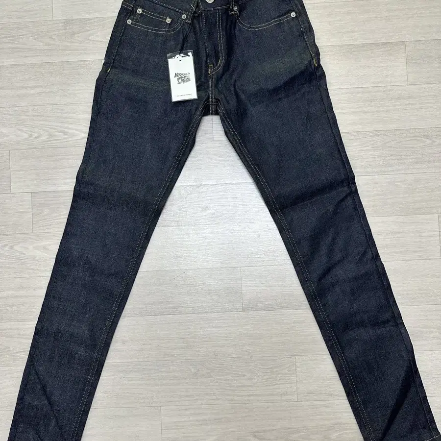 M#0457 glasgow coated rigid denim 28/32