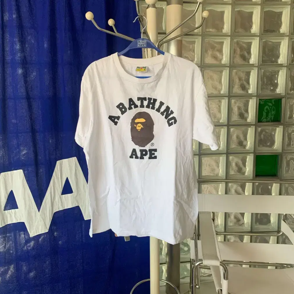 A BATHING APE  COLLEGE TEE